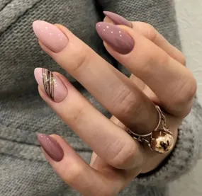 Beauty - Nails - dusky pink