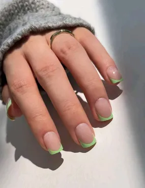Beauty - Nails - short - green tip