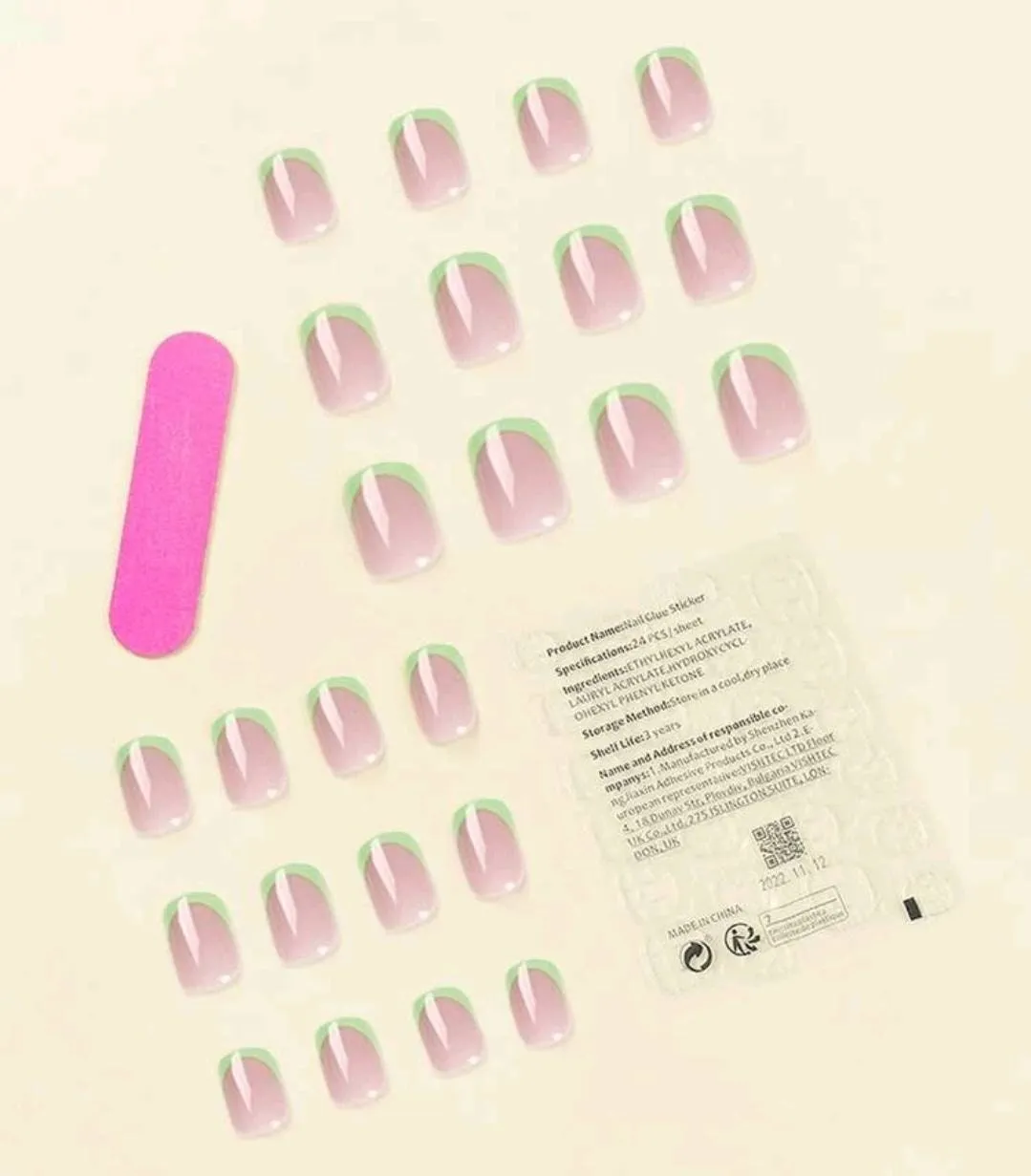 Beauty - Nails - short - green tip
