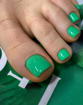 Beauty - Nails - toes - bright green