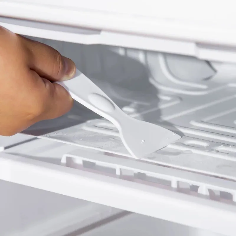 HOMCOM Freestanding Under Counter Fridge with Chiller Box 91L - White