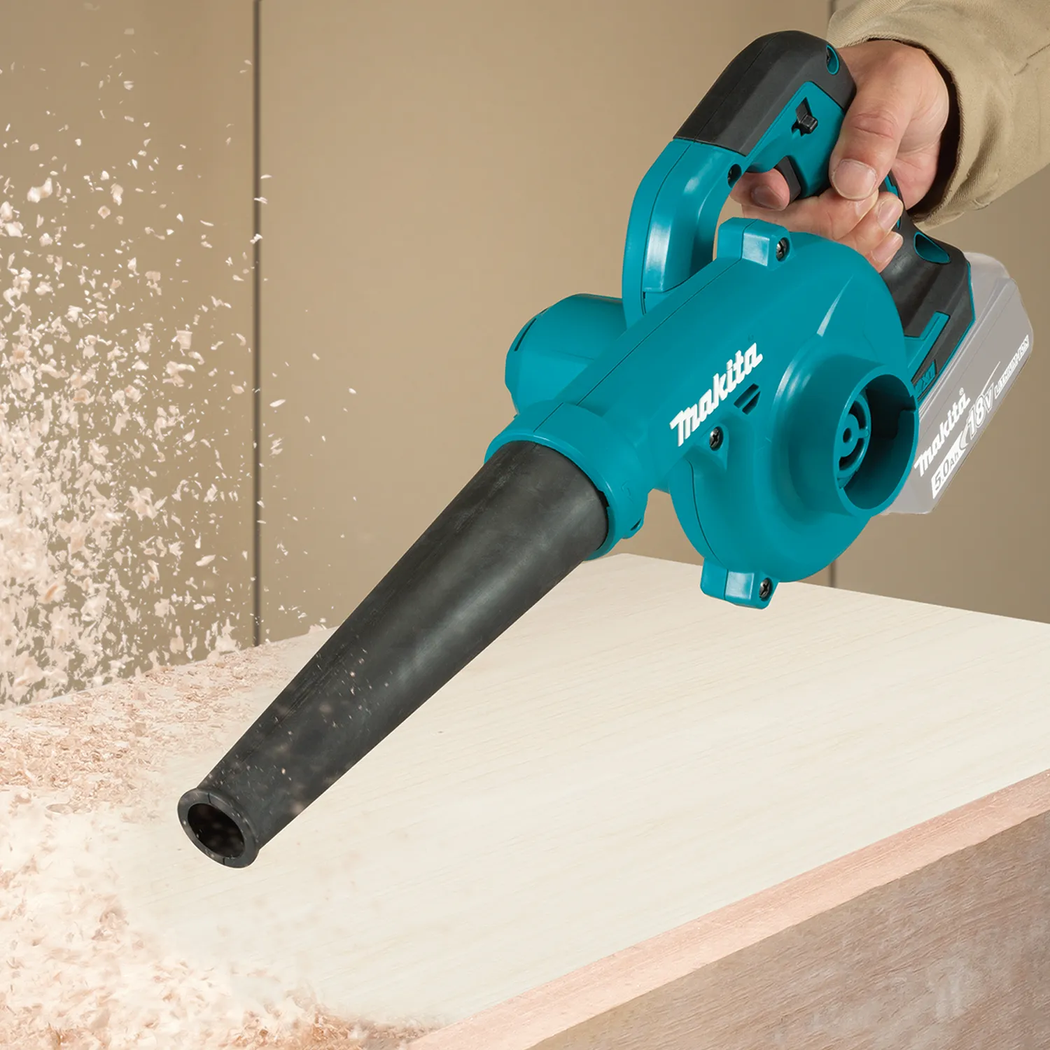 Makita XBU05Z 18V LXT Lithium-Ion Cordless Blower (Tool Only)